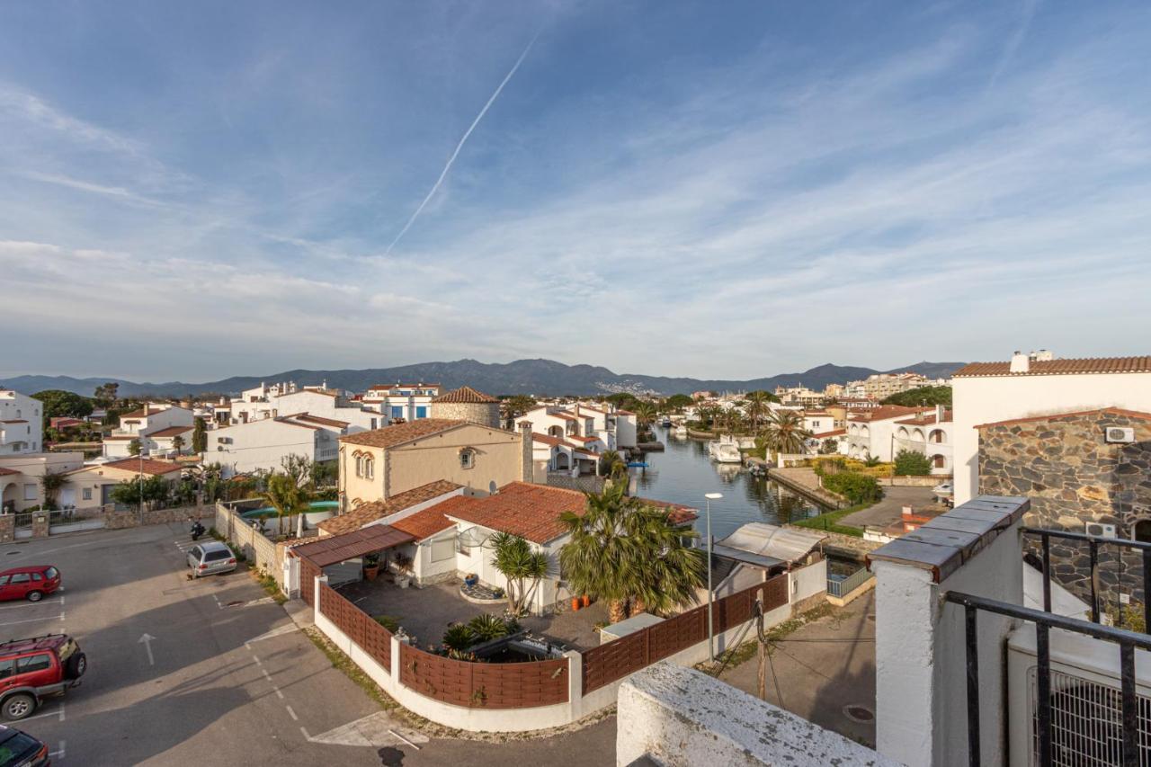 Goldhome - Port Petit - Casa 4 Habitaciones, Amarre, Wifi, Aire Acondicionado เอมปูเรียบราบา ภายนอก รูปภาพ